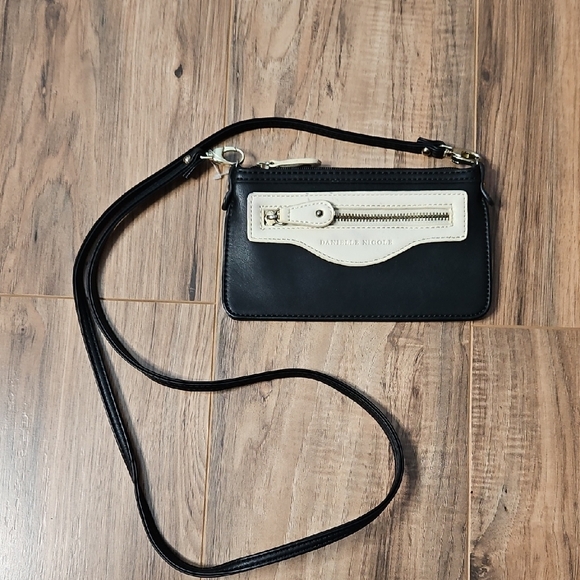 Danielle Nicole Black and Cream Crossbody Bag - Picture 2 of 16